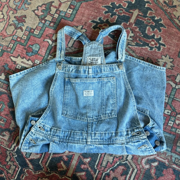 Levi's Short Overalls Large - Picture 4 of 7